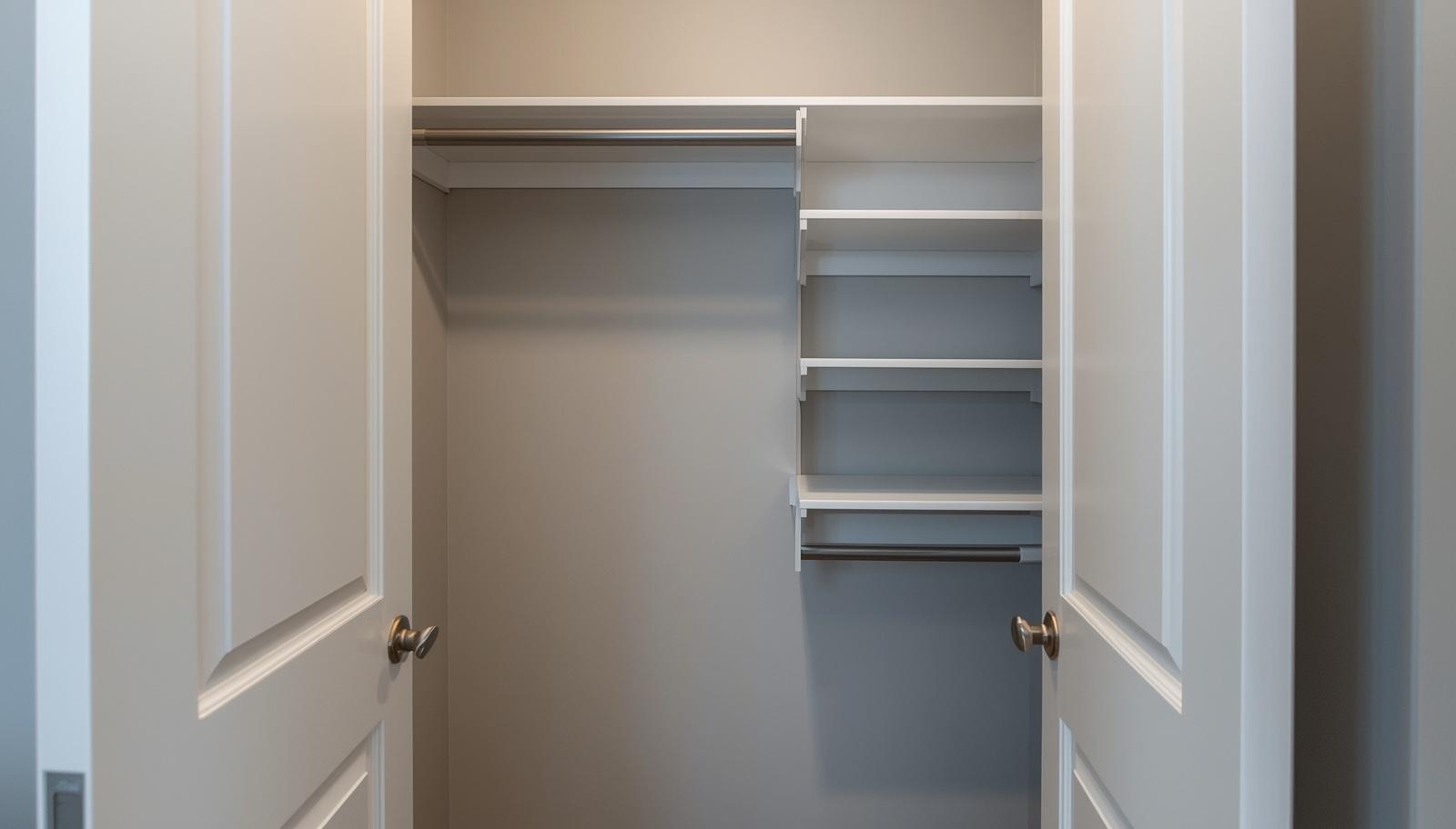 Reach-in closet shelving detail Las Vegas