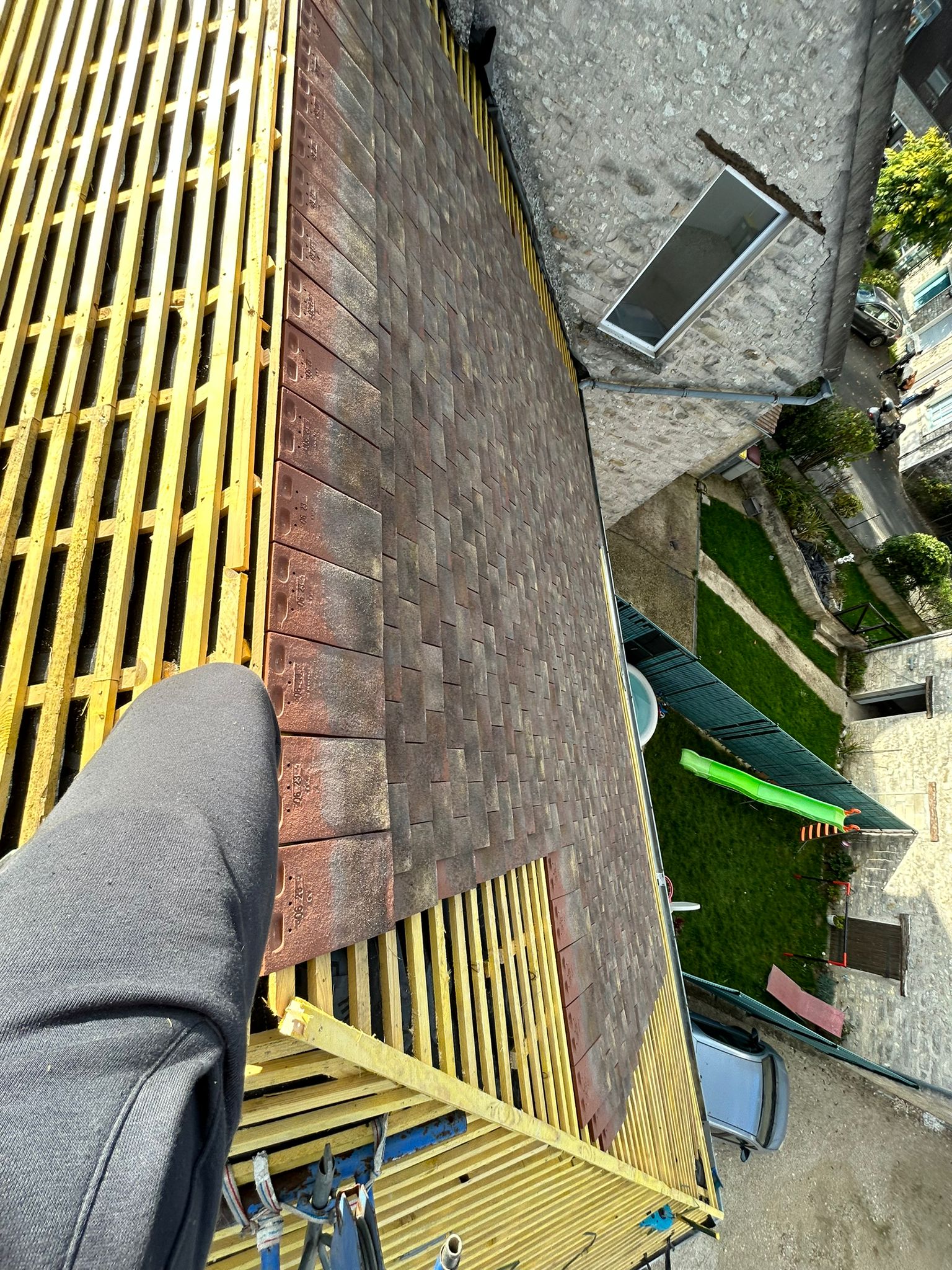 pose tuiles beauvais / tuiles terre cuite beauvais / tuiles béton beauvais / toiture beauvais / couvreur beauvais / entreprise couverture beauvais / toiture durable beauvais / entretien toiture beauvais / rénovation toiture beauvais / toiture esthétique beauvais / Velux beauvais / nettoyage couverture beauvais / prévention infiltration beauvais / toiture sécurisée beauvais / expert couvreur beauvais