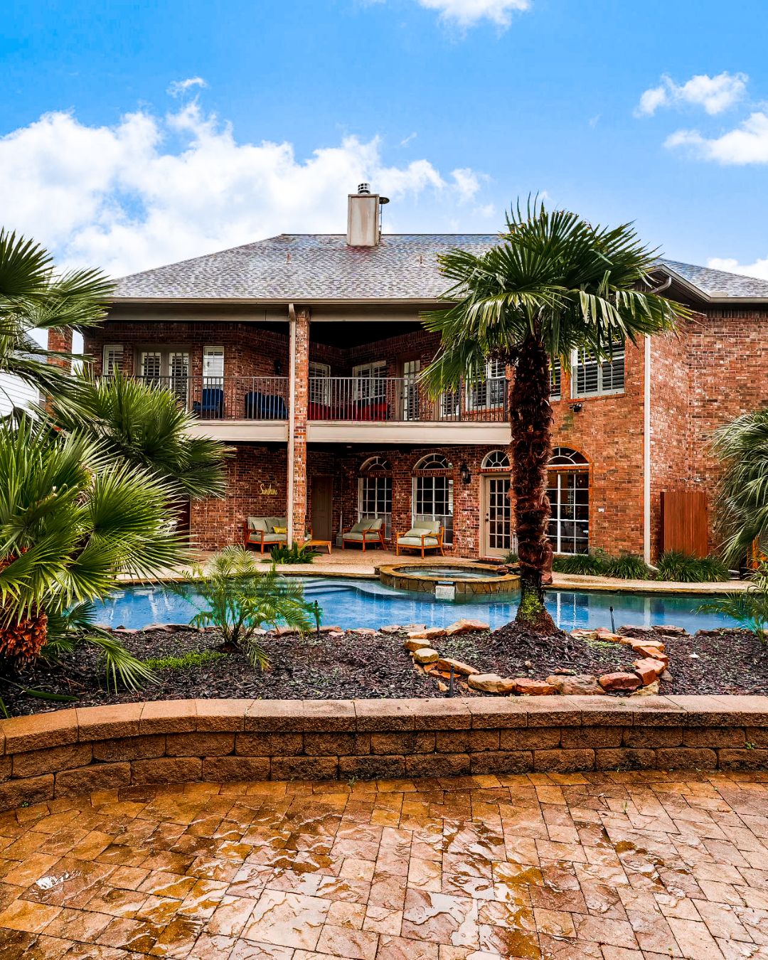 Houston rental home and outdoor guest area