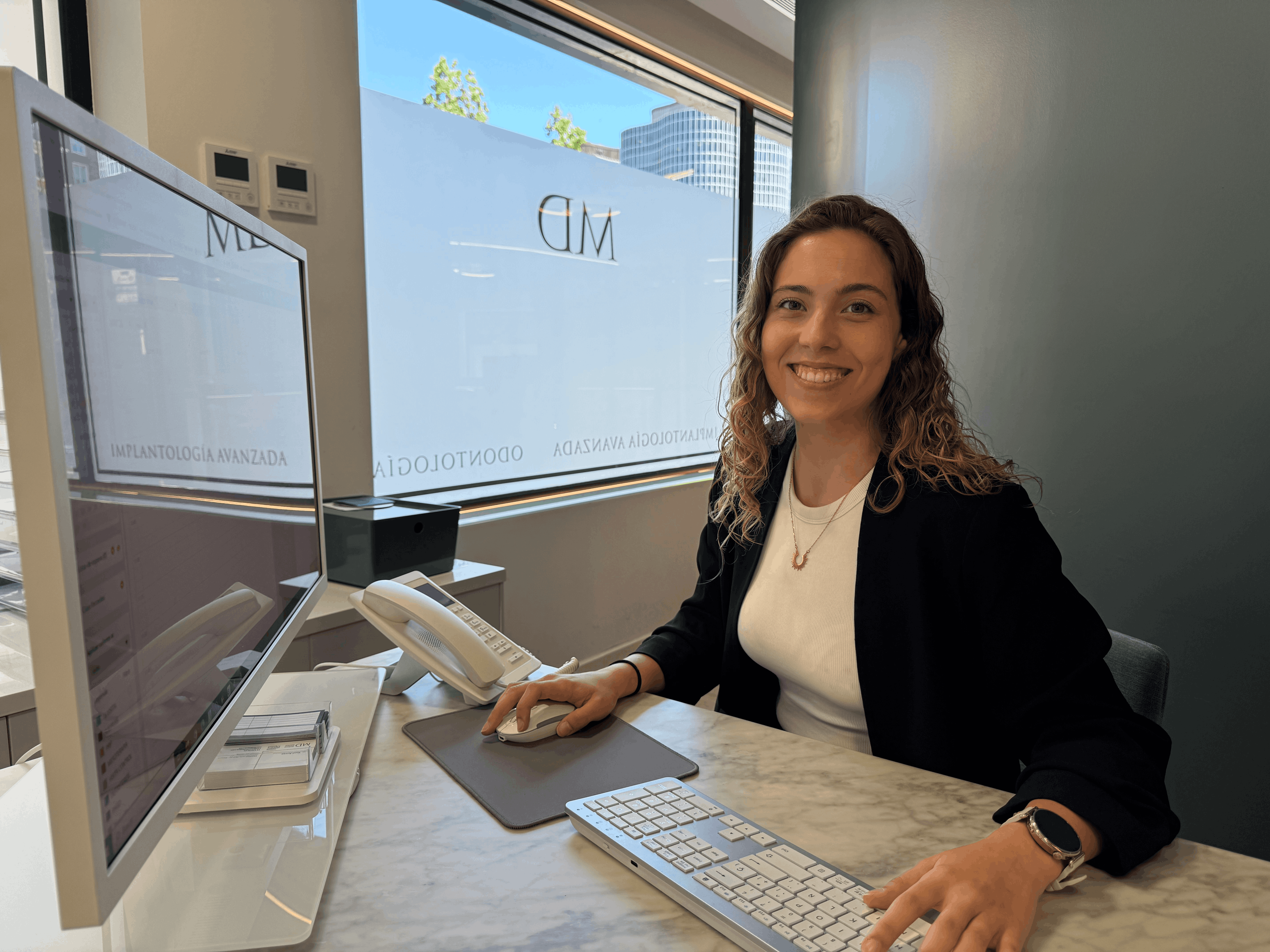 Cristina, del equipo de MaxiloDexeus, te contacta
