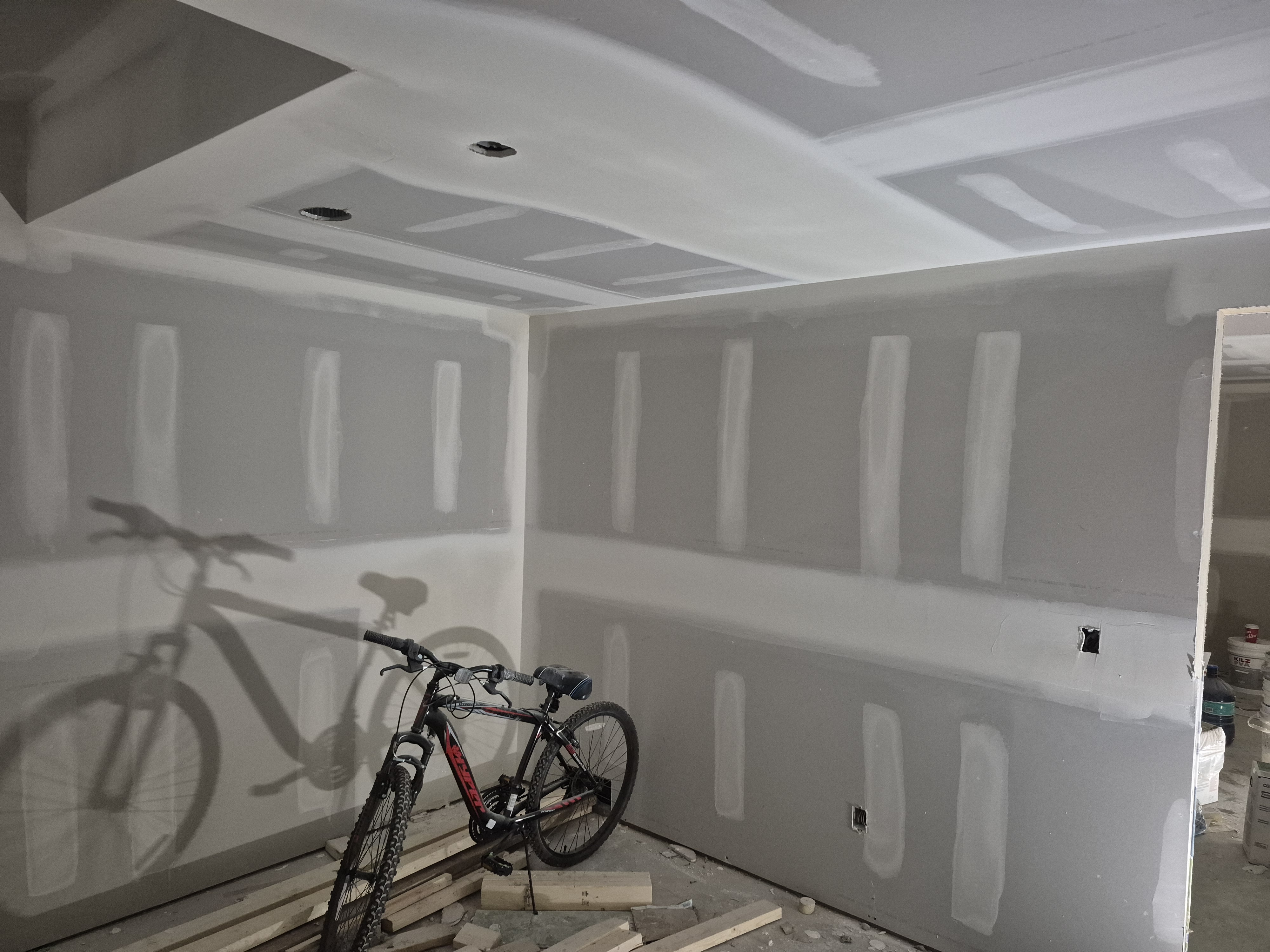 Painted Drywall Ceiling & Wall Finishing