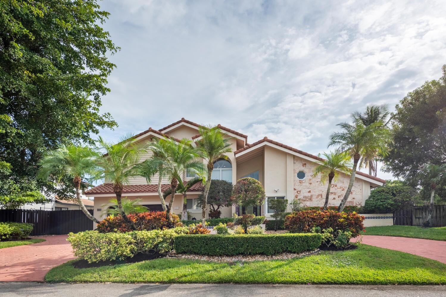 Plantation Homes for sale by The Chriz Tokar Team