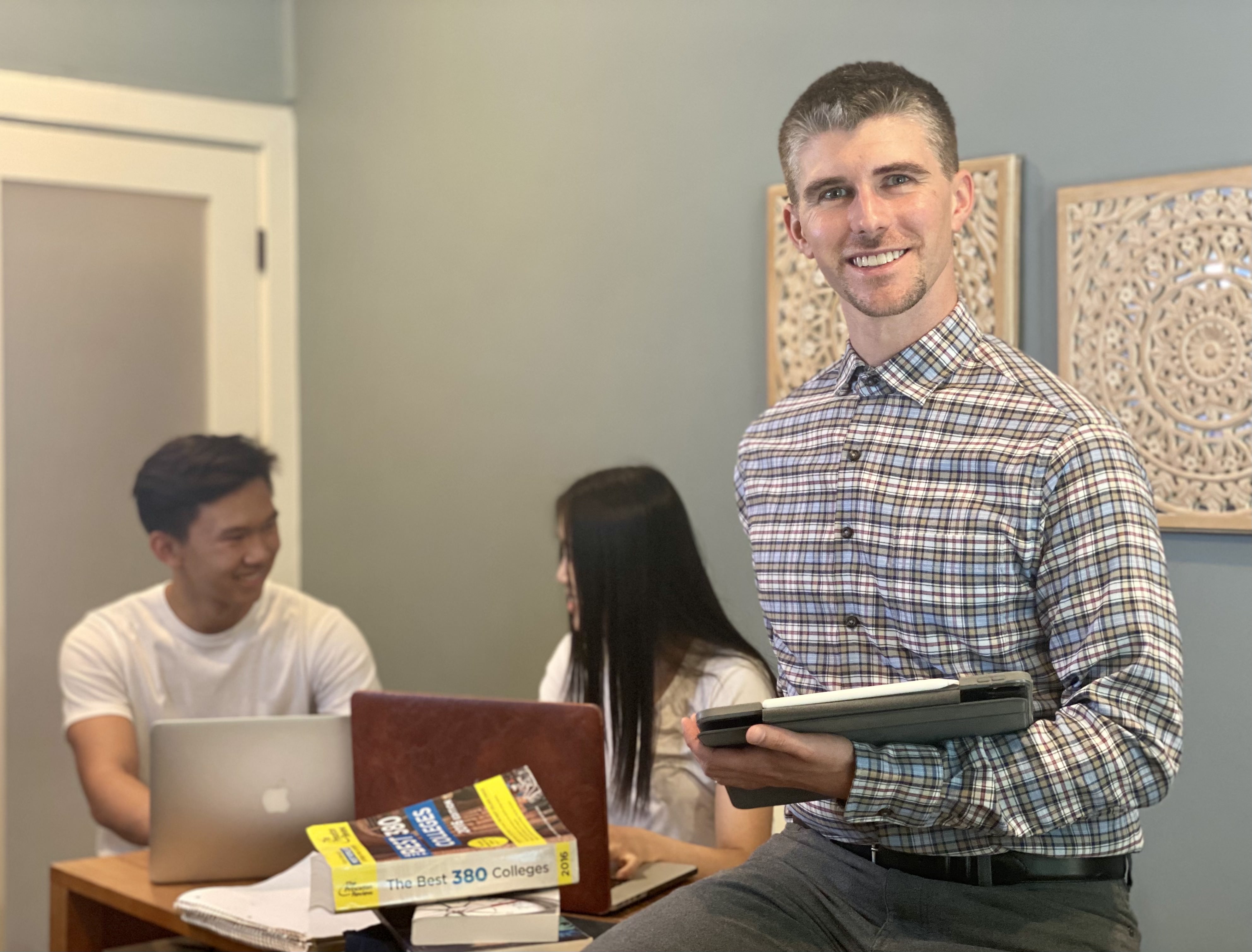 Robert Powers with students, college planning