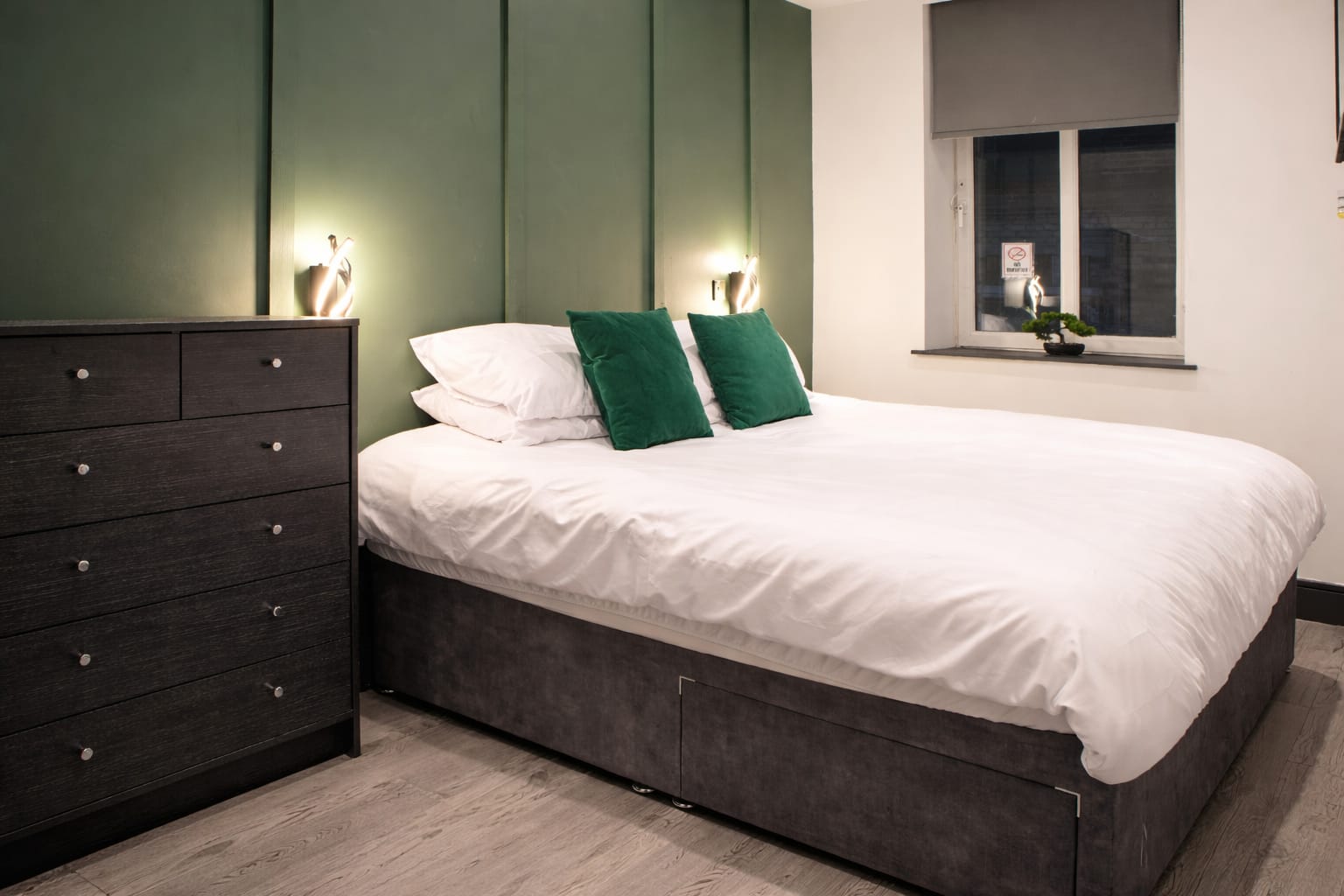 Cotswold Escape 14 serviced accommodation apartment in Bradford