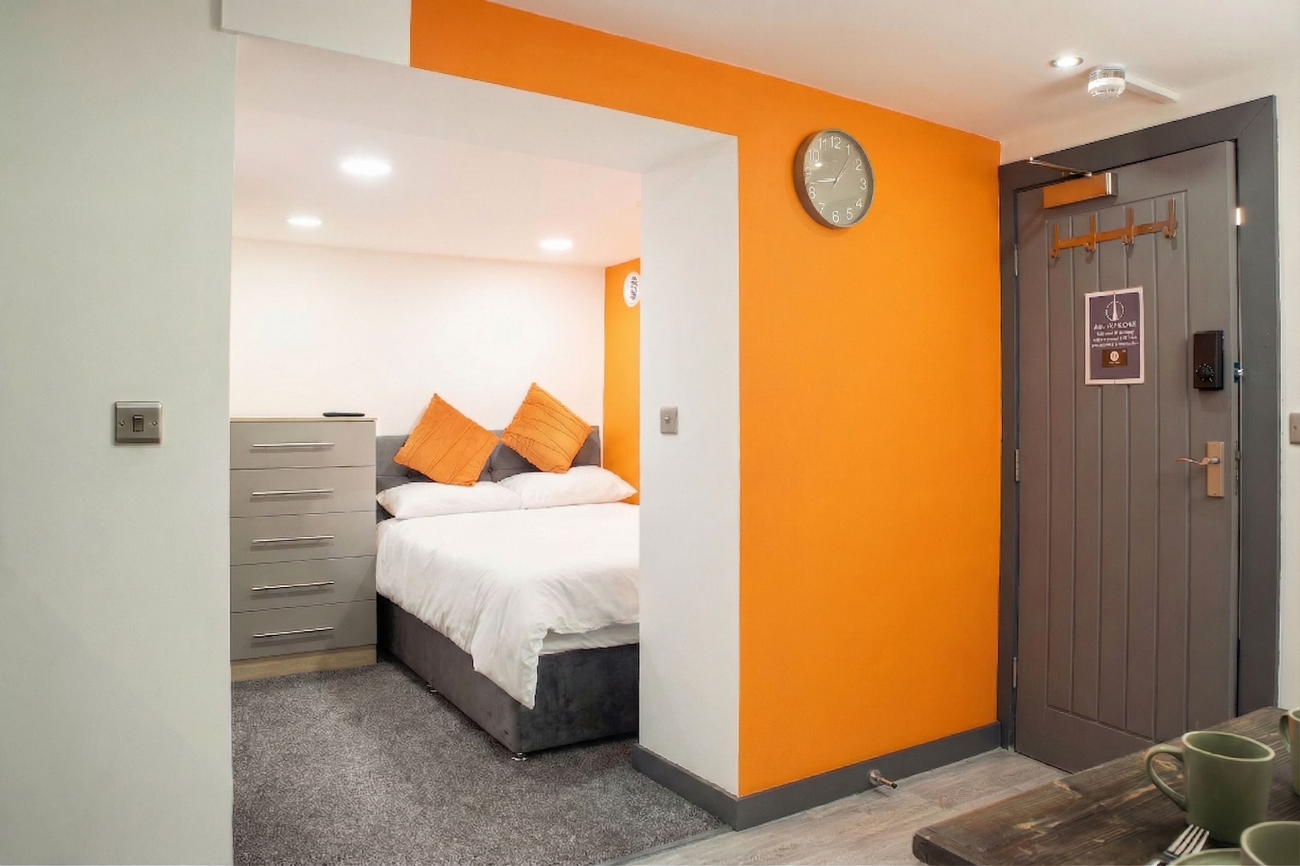 Orange Outpost 8B serviced accommodation apartment in Bradford