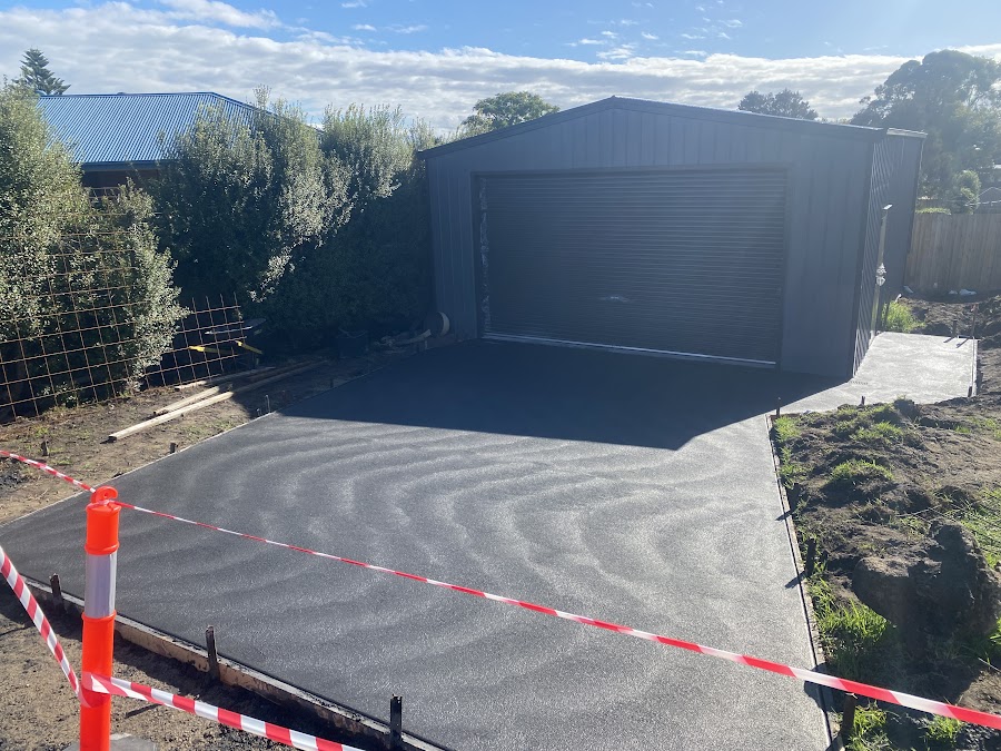 Plain concrete driveway Melbourne