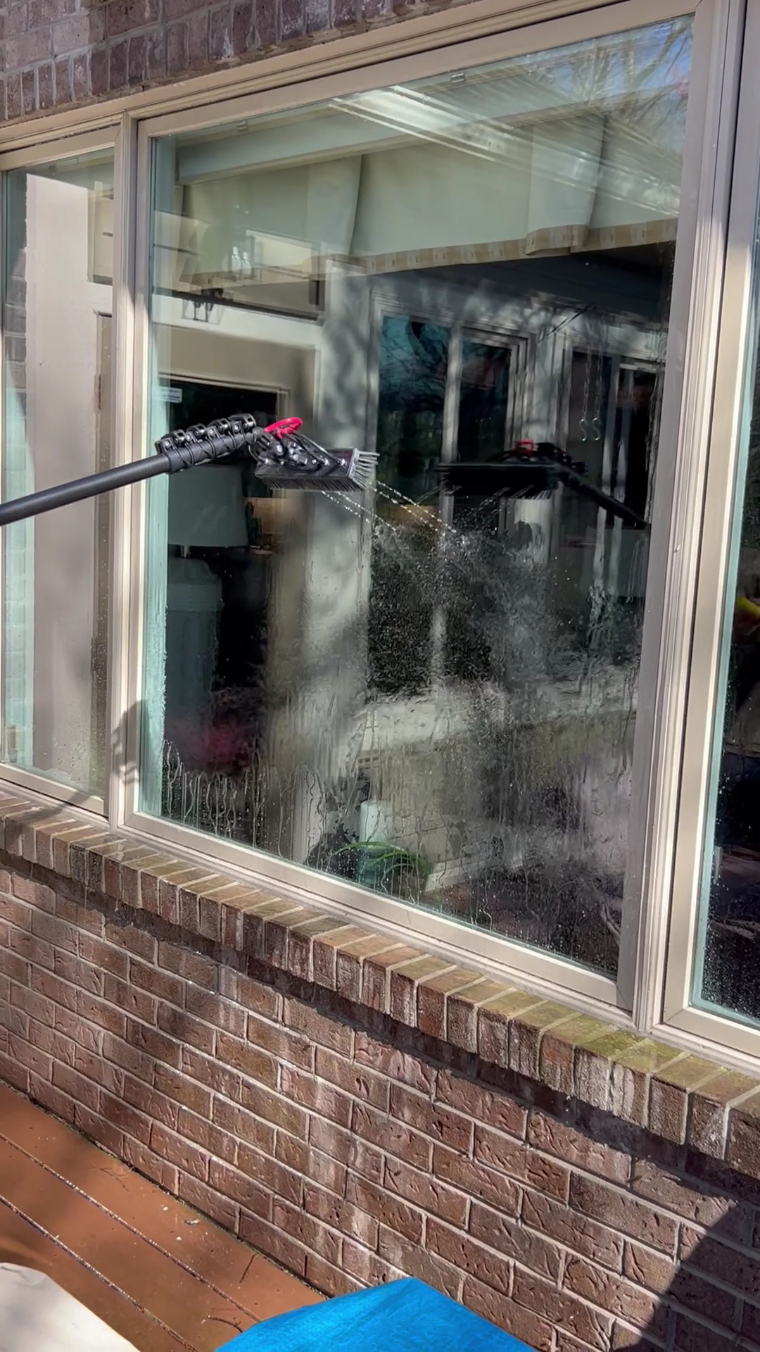 Crystal clear home windows cleaned by Whiteline Window Washing Dayton