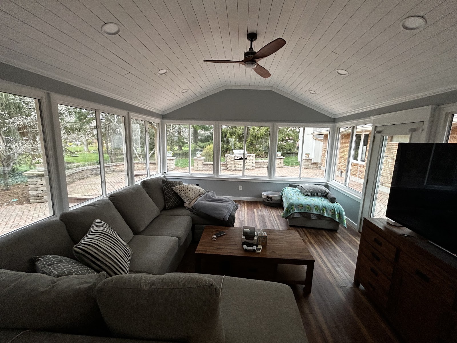 Residential exterior windows cleaned by Whiteline