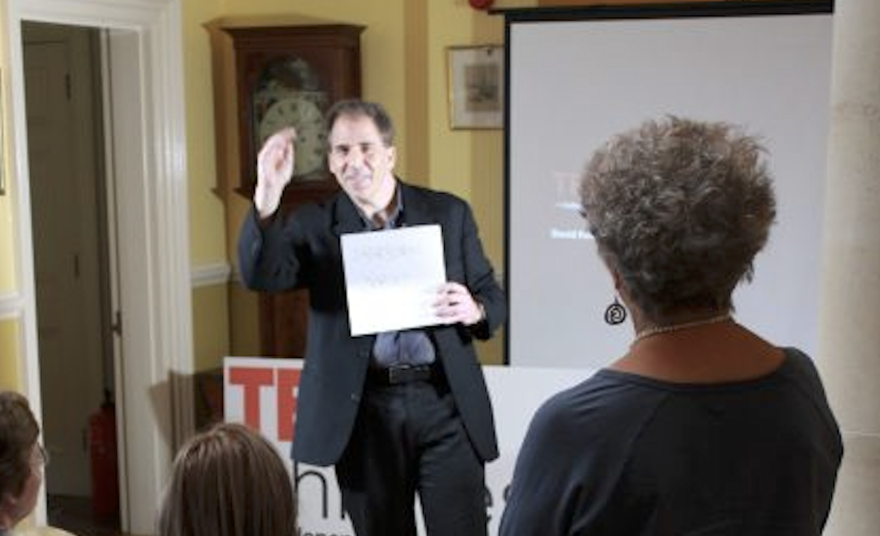David Reich performing close-up for delighted guests