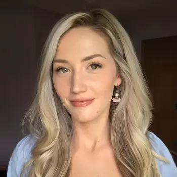 Noelle T.