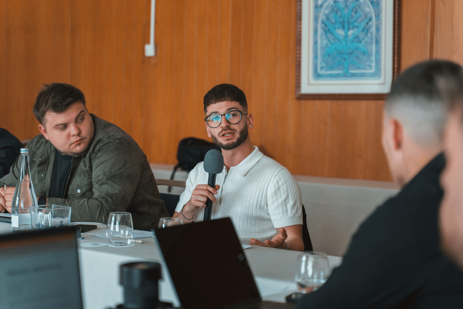 Confronto tra imprenditori