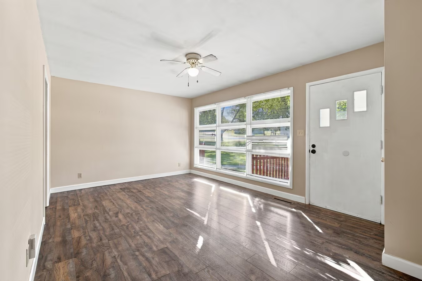 630 NE 90th St living room