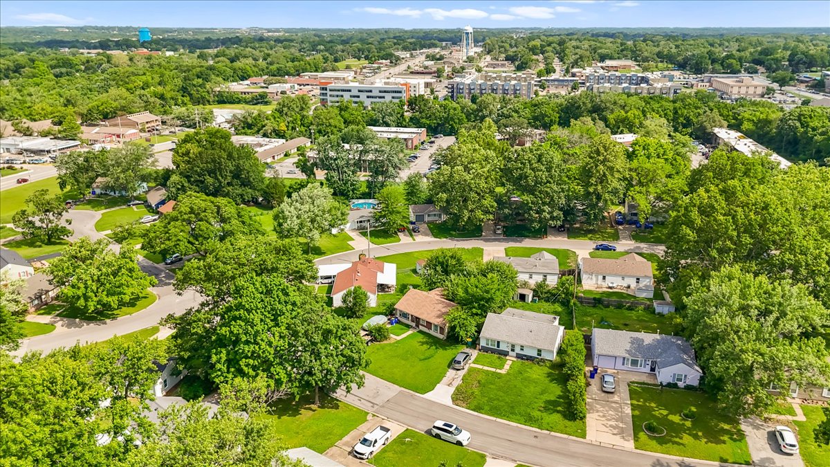 Aerial view of Bolling Heights neighborhood in Gladstone, MO
