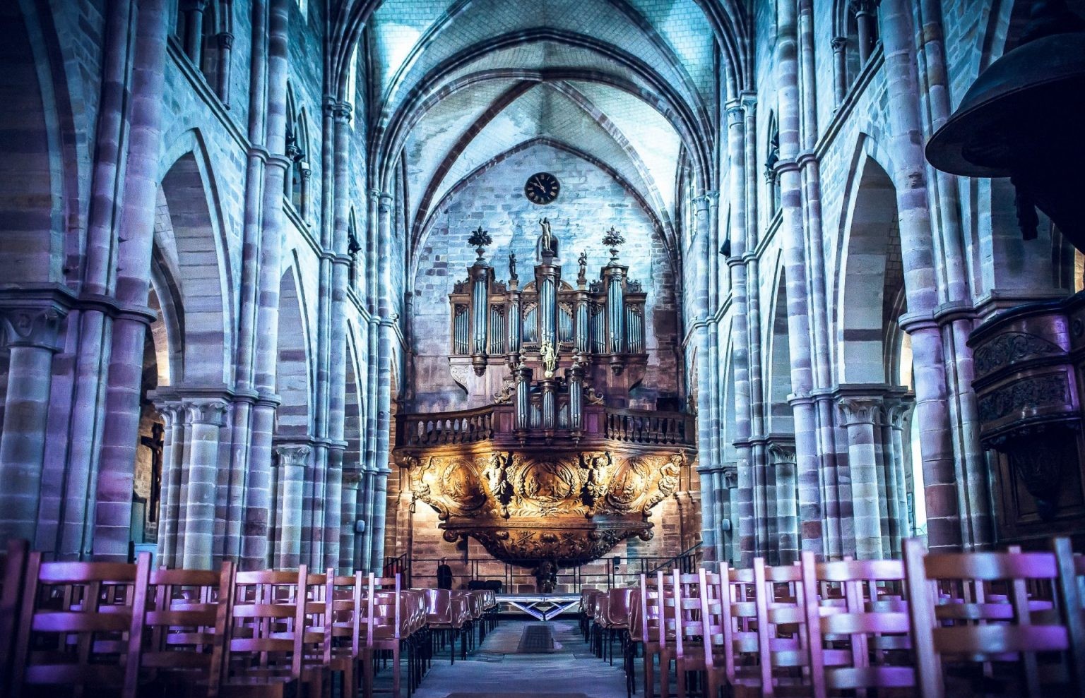 Cour intérieure de l'abbaye de Luxeuil