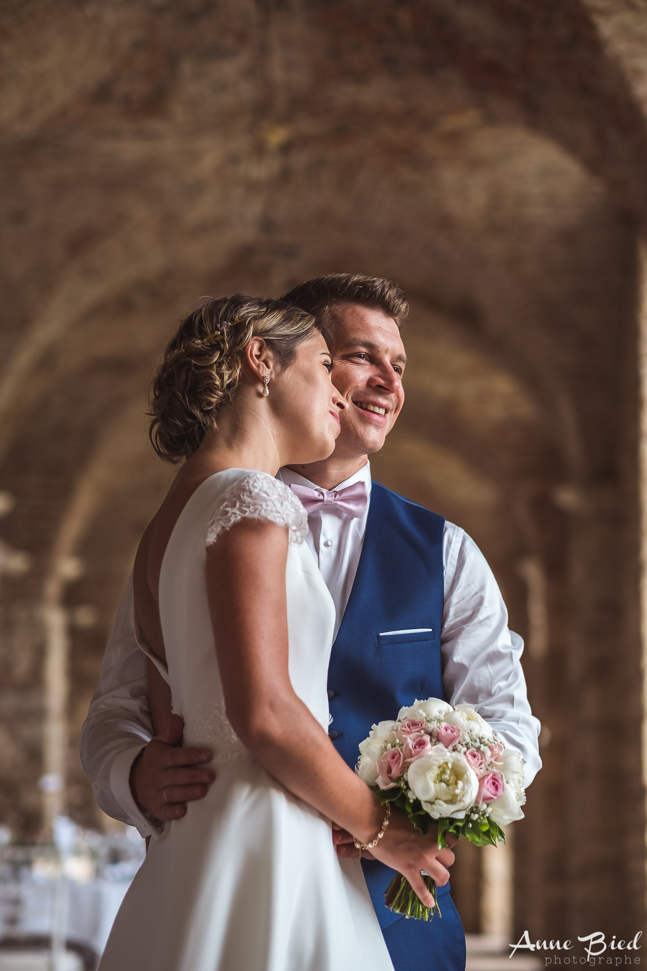Détail nuptial et savoir-faire d'artisan du mariage