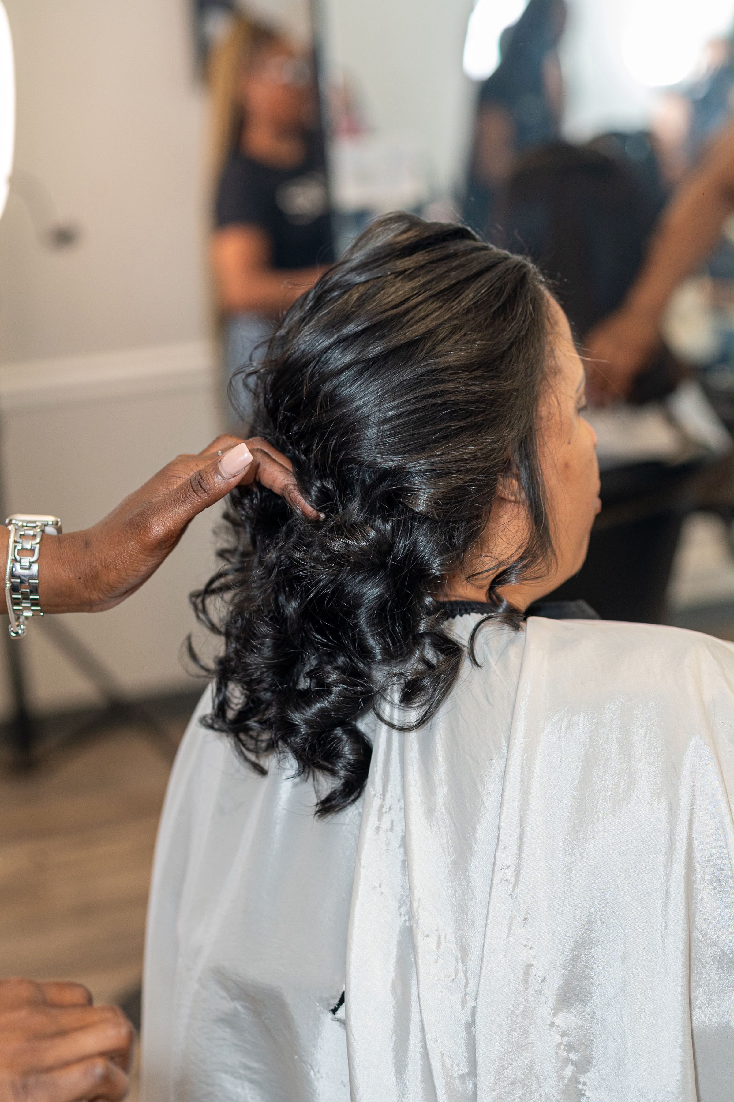Kali Gipson applying the Formula 60 technique during a real client session