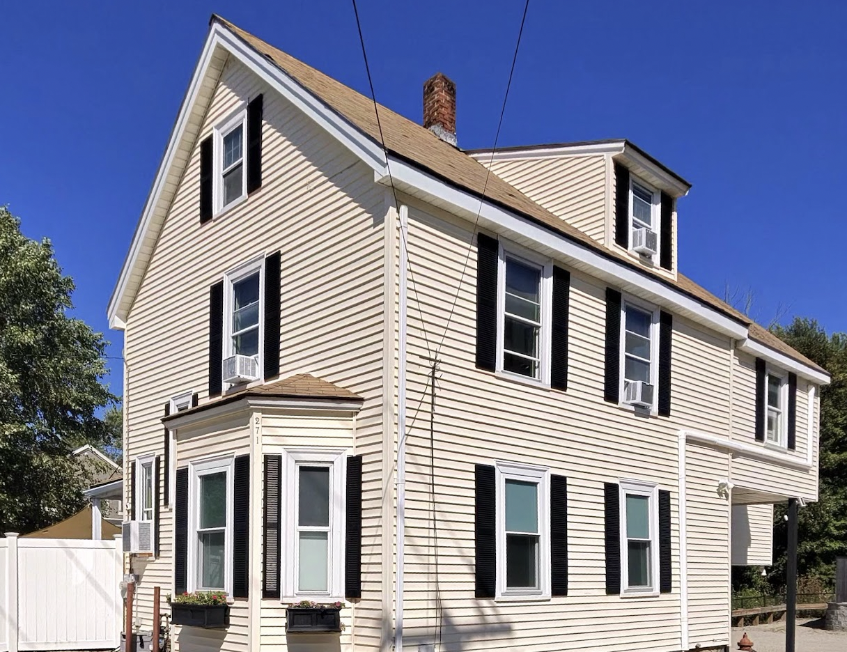 Pet Companions Bed and Biscuit facility in Reading, MA
