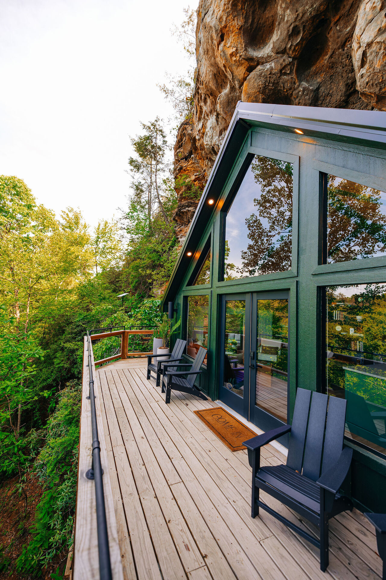 Cliffside walkway and deck with panoramic Red River Gorge views