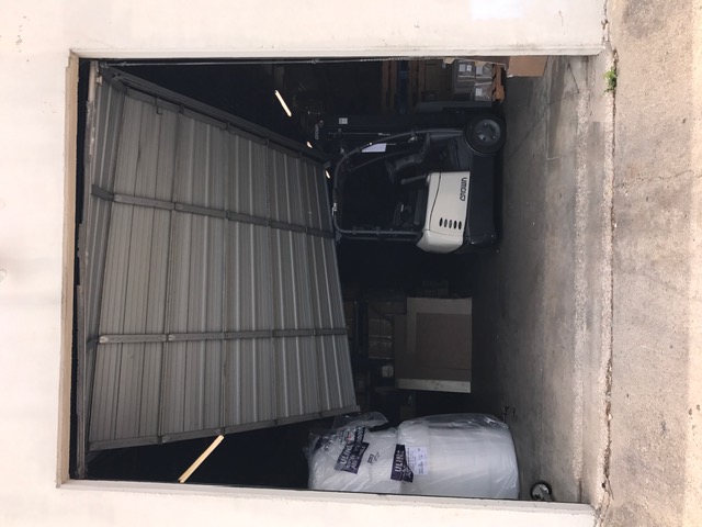 Commercial rolling garage door