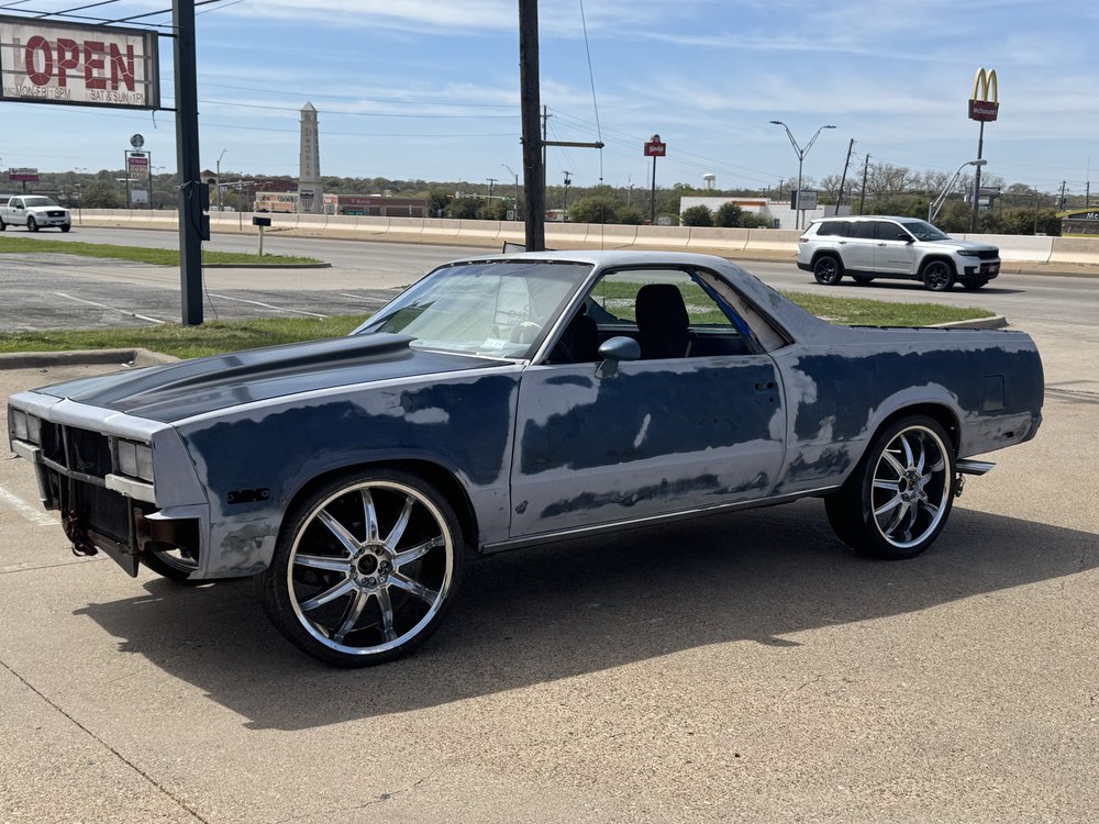 Custom paint refinishing at I-35 Auto Painting & Collision Center, Lancaster, TX