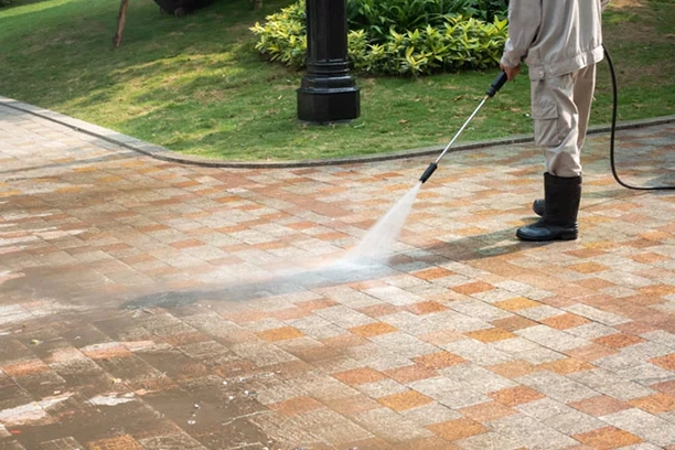 Roof Washing – Asphalt Shingle 