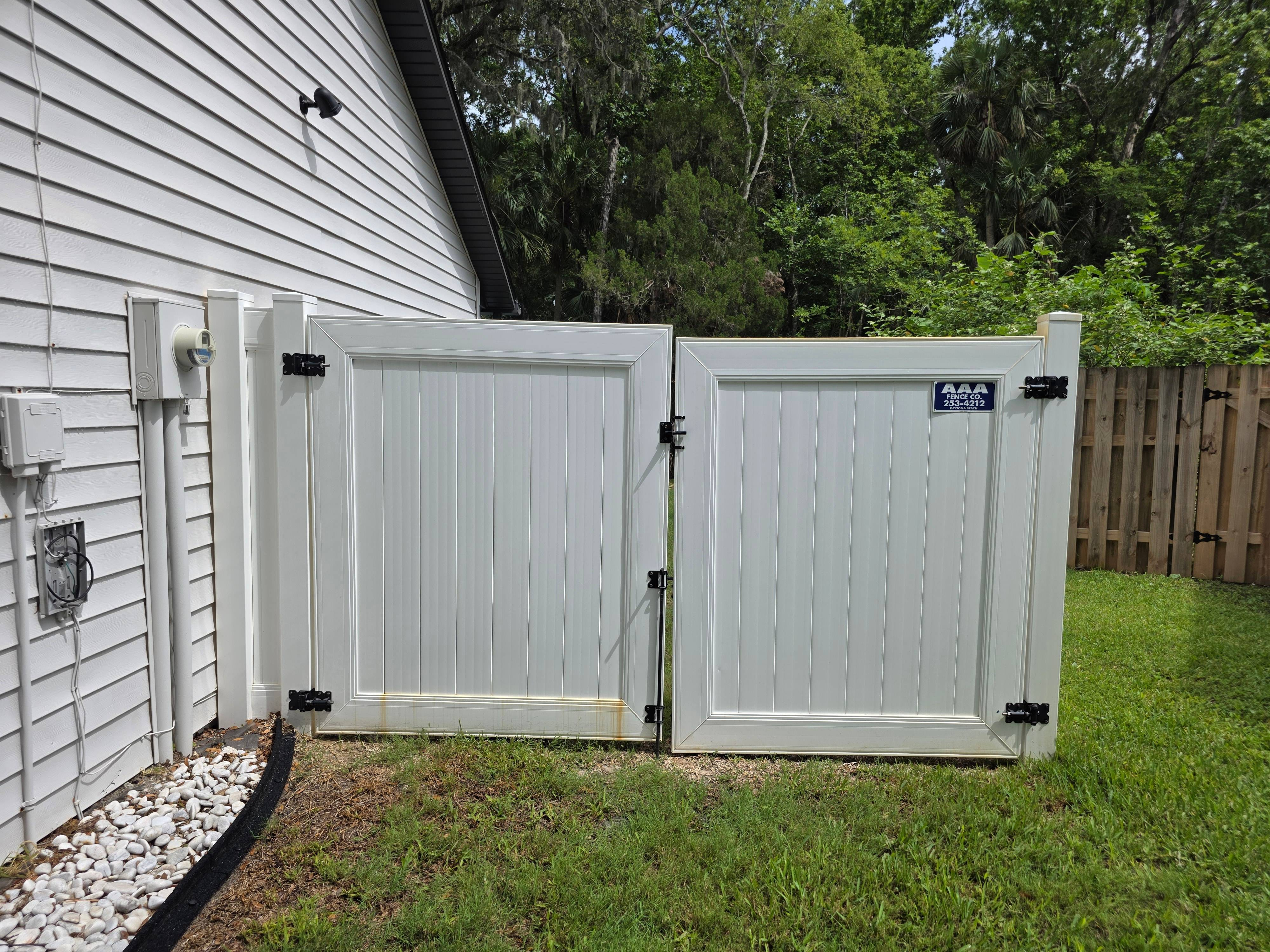 Fence Washing in Volusia County Florida