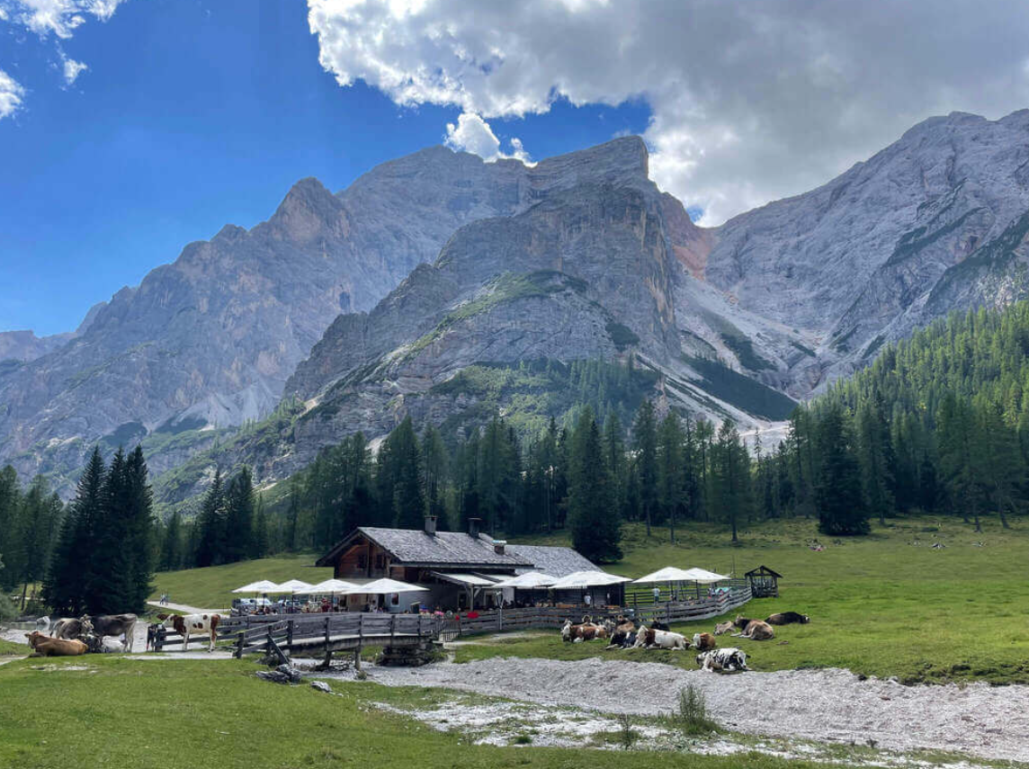 Rifugio de montaña en los Dolomitas donde alojarse y dormir