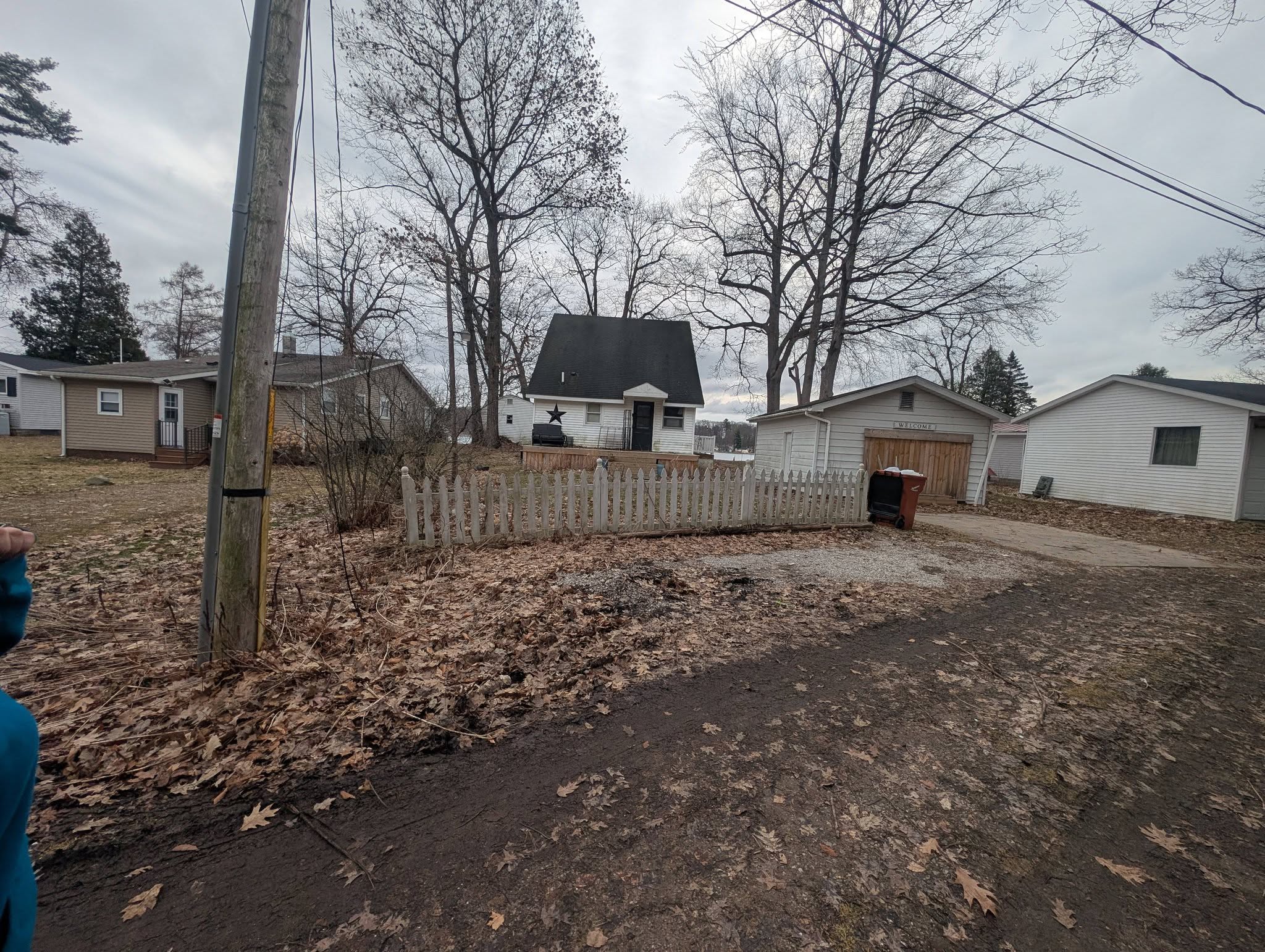 Spring lawn clean-up service Six Lakes Michigan