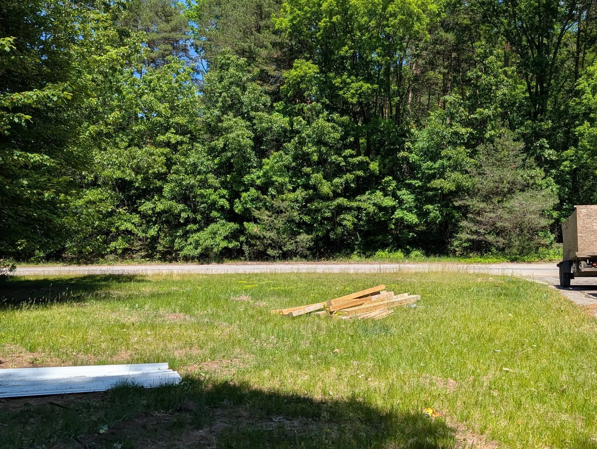 Lawn care Six Lakes Michigan