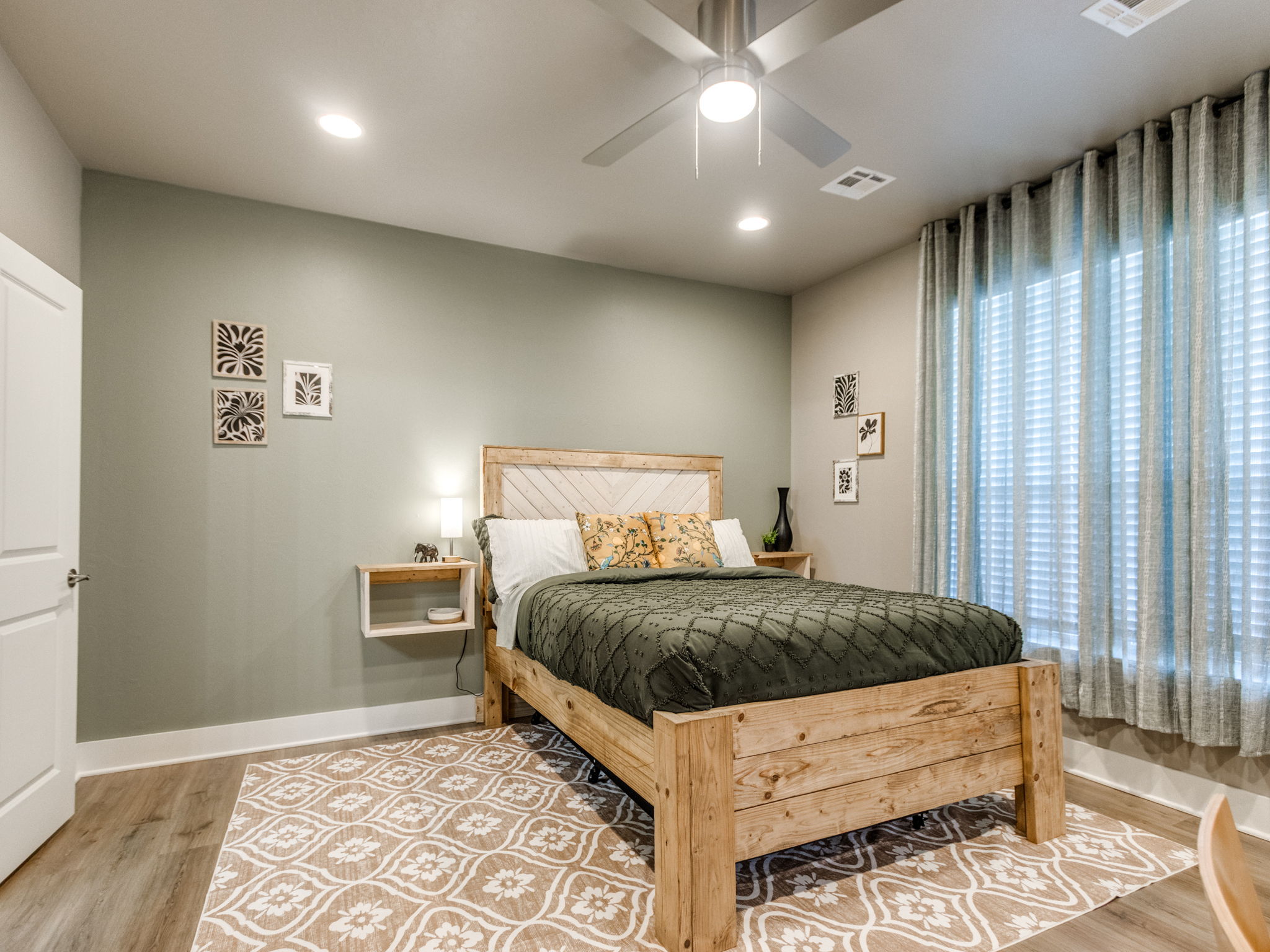 Room gallery photo 3