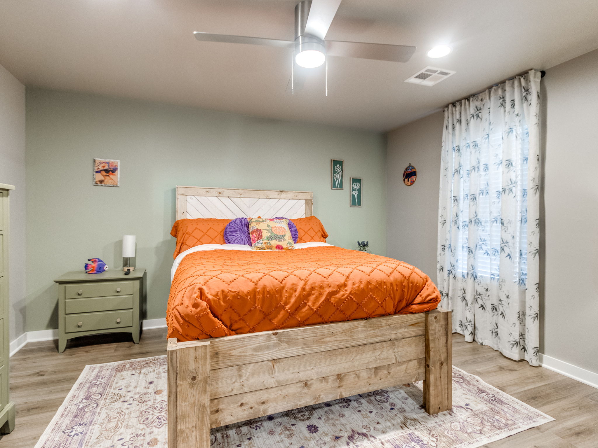 Room gallery photo 1