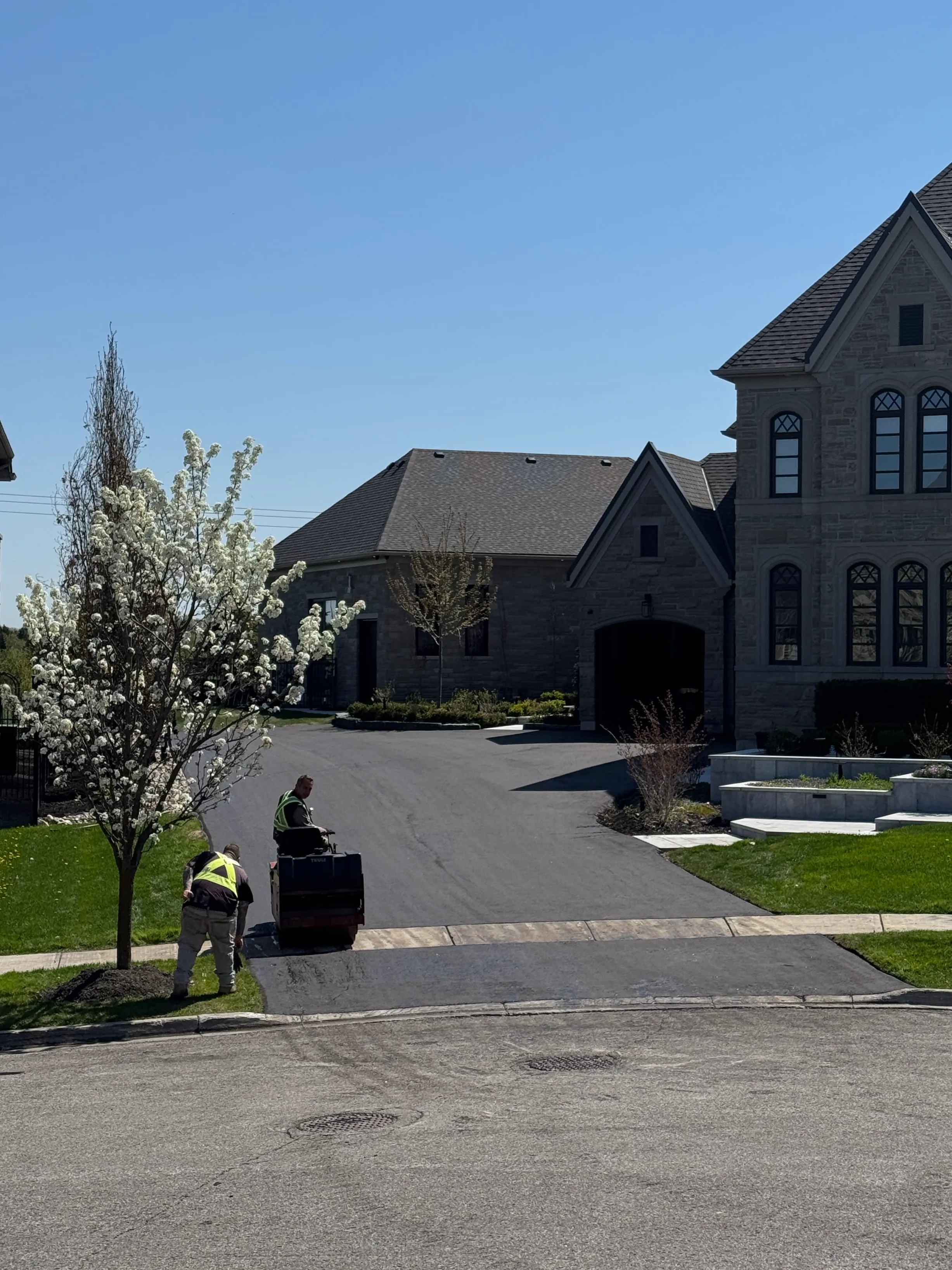 Residential Driveway Beauty with Industrial Strength in Aurora | Pavemar Paving