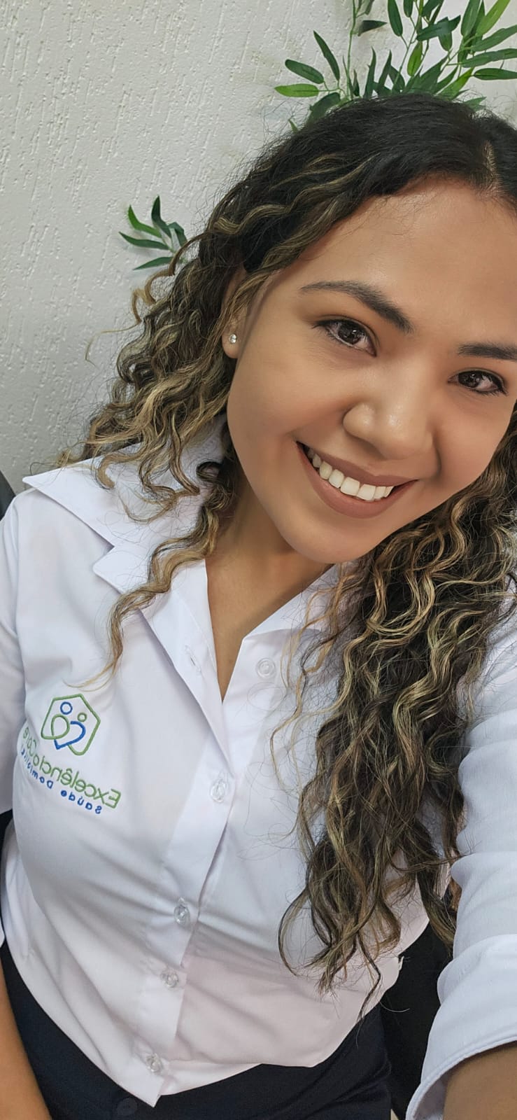 Francisca Meneses, assistente administrativa