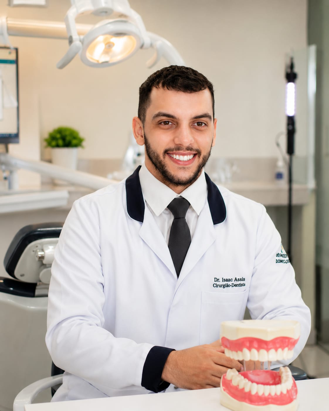 Dr. Isaac Assis, cirurgião-dentista