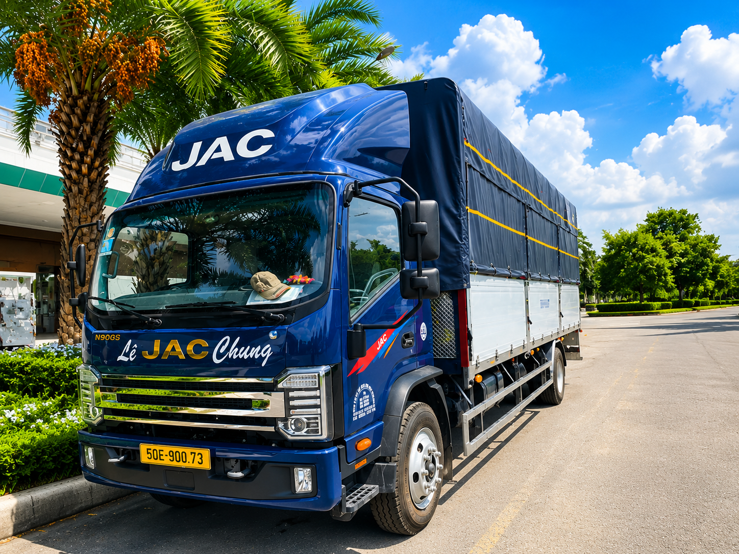 Xe tải vận chuyển hàng hóa tại TPHCM - Vận Tải Lê Chung