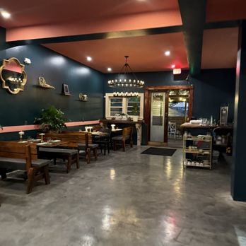 The Lost Coyote - Burlesque Brunch brunch spot in New Orleans