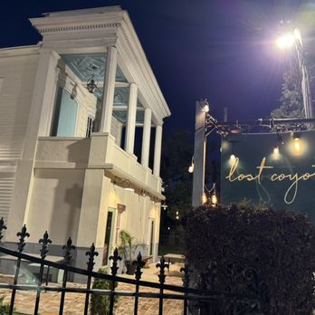 The Lost Coyote - Burlesque Brunch brunch spot in New Orleans