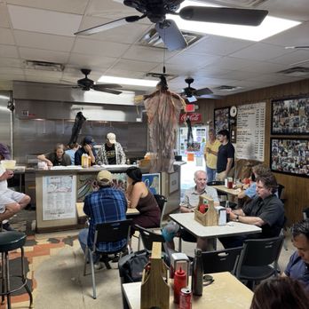 Domilise's Po-Boy & Bar po’boy spot in New Orleans