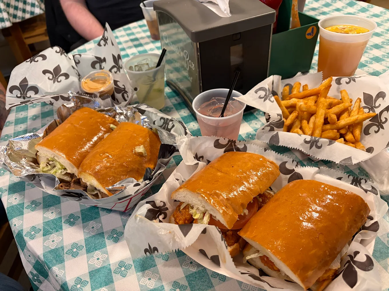 Parasol's Bar & Restaurant po’boy spot in New Orleans