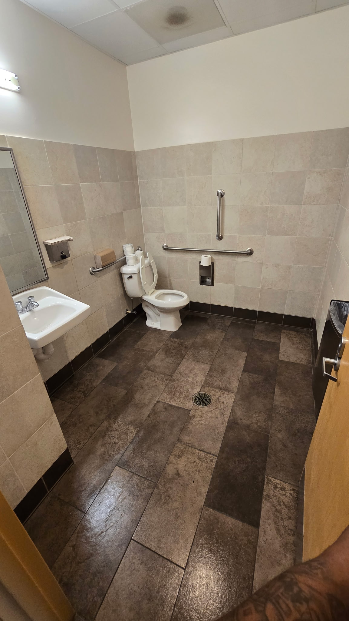 Cleaning job after — room, Milwaukee WI