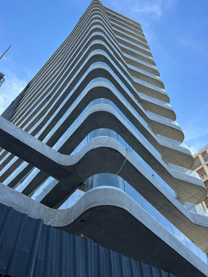 Fachada de Main Tower, Vicente López