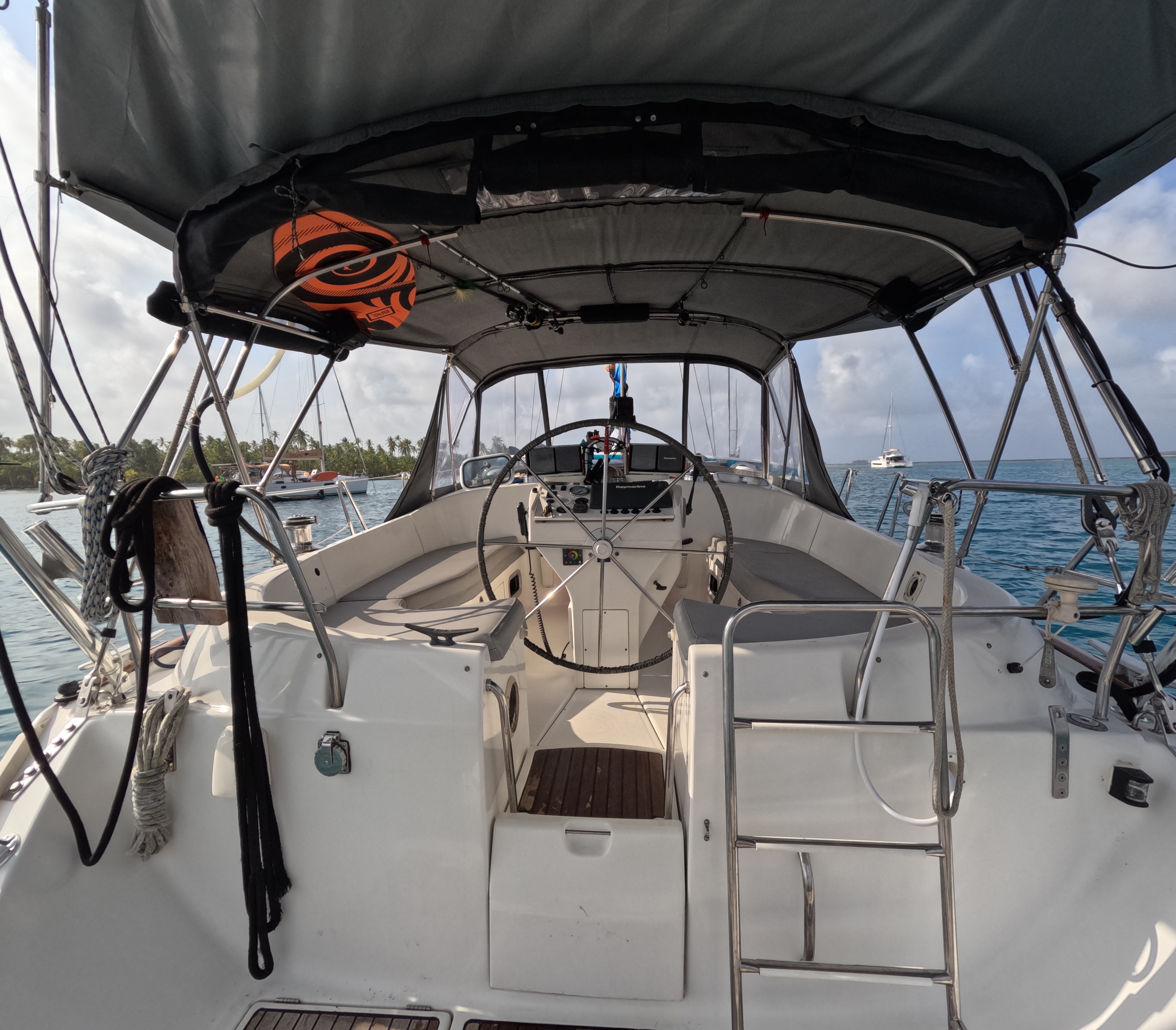 Cockpit seating on the sailboat