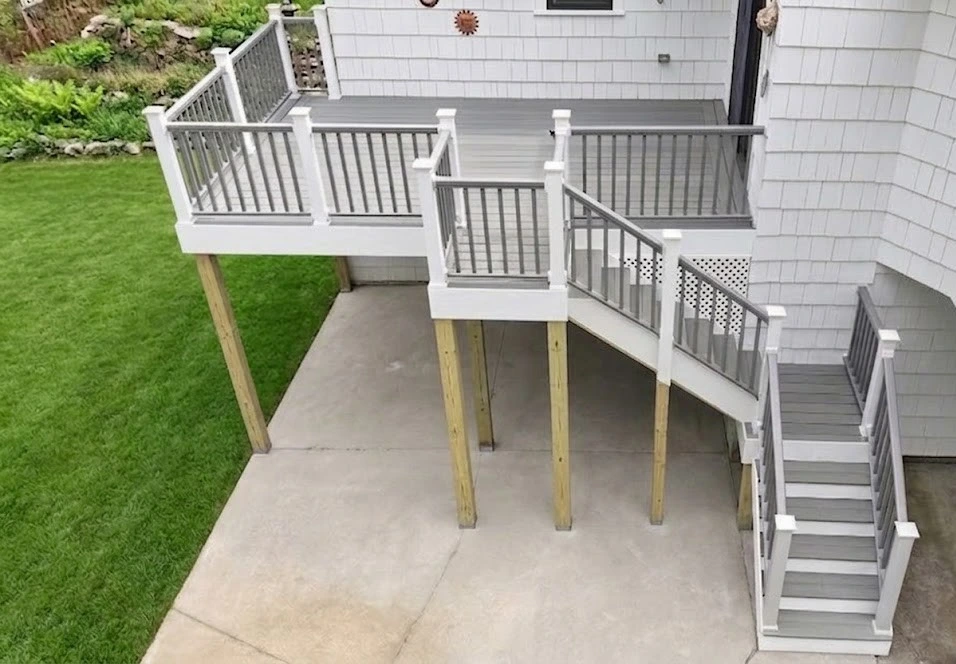 Aurora Carpentry finished deck