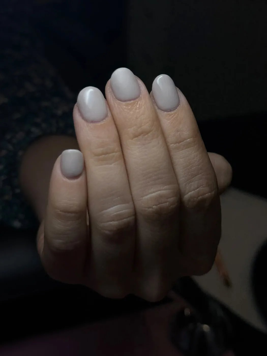 Set de gel tips blanco lechoso, ovalada corta hecho por Patricia en el primer Seminario de Gel Tips de Trend Nails Course, Caguas