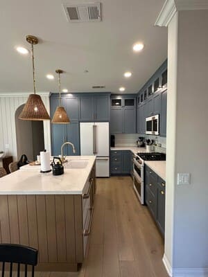 {{ custom_values.service_3 }} in {{custom_values.area_3})