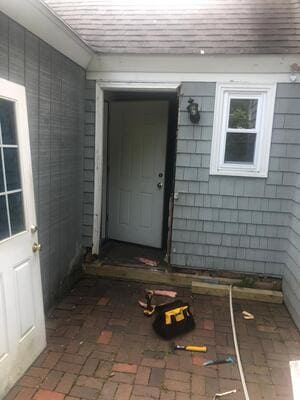 {{ custom_values.service_1 }} in {{custom_values.area_1})