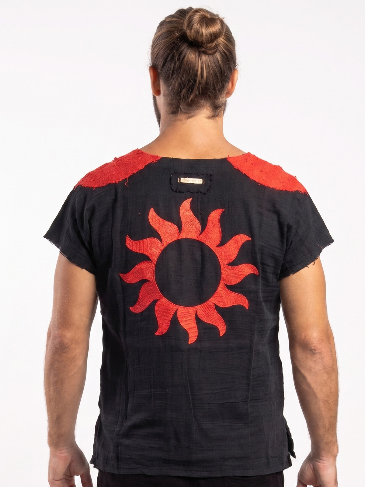 Camiseta negra sol cuero 1 - The Origin Ibiza