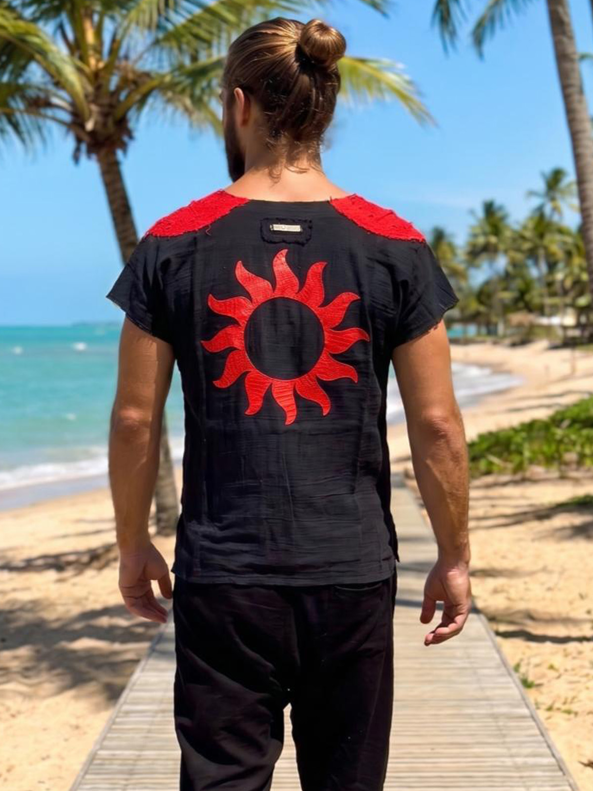 Camiseta negra sol cuero 4 - The Origin Ibiza