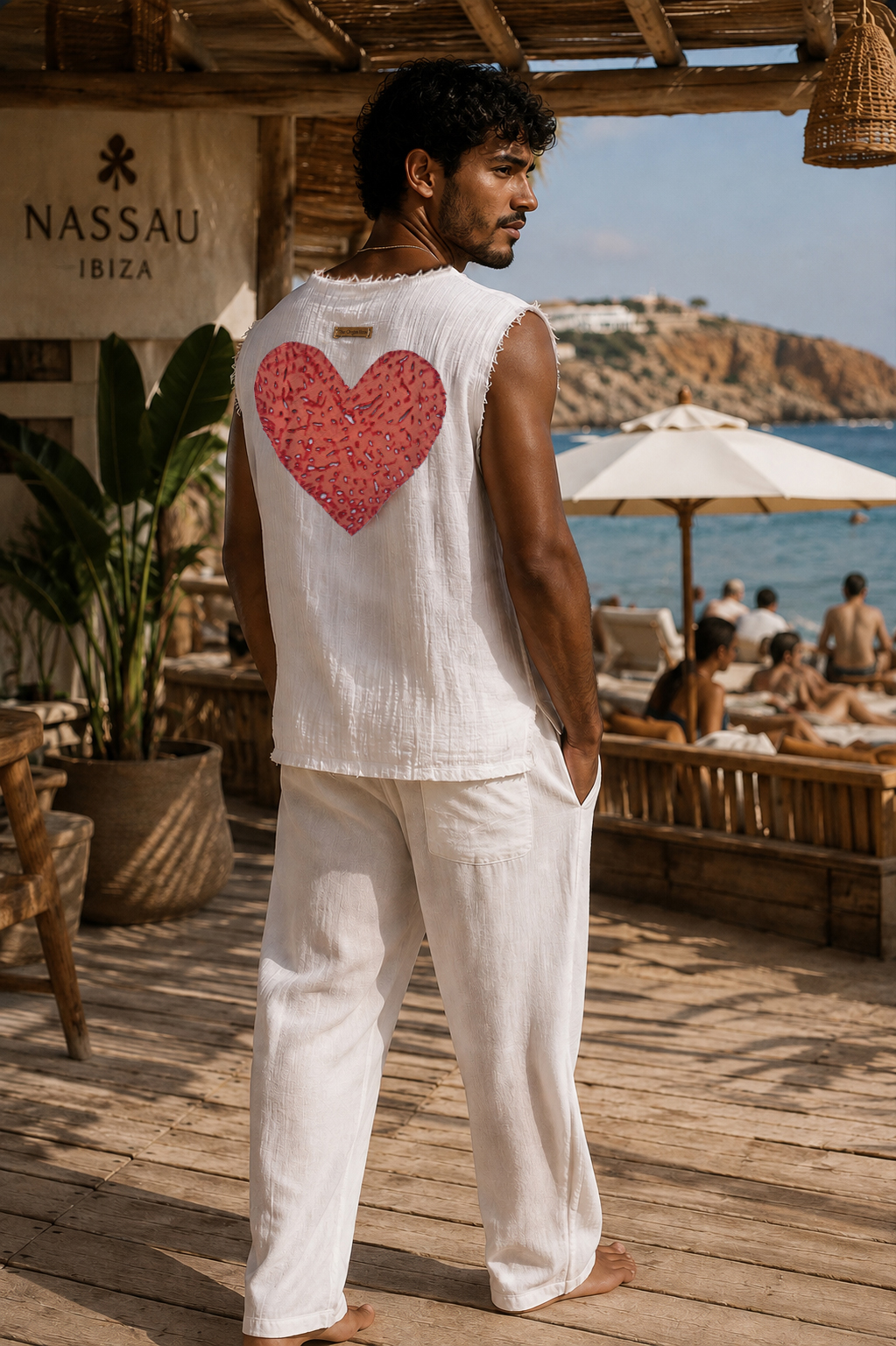 Camiseta blanca corazón cuero rosa 4 - The Origin Ibiza