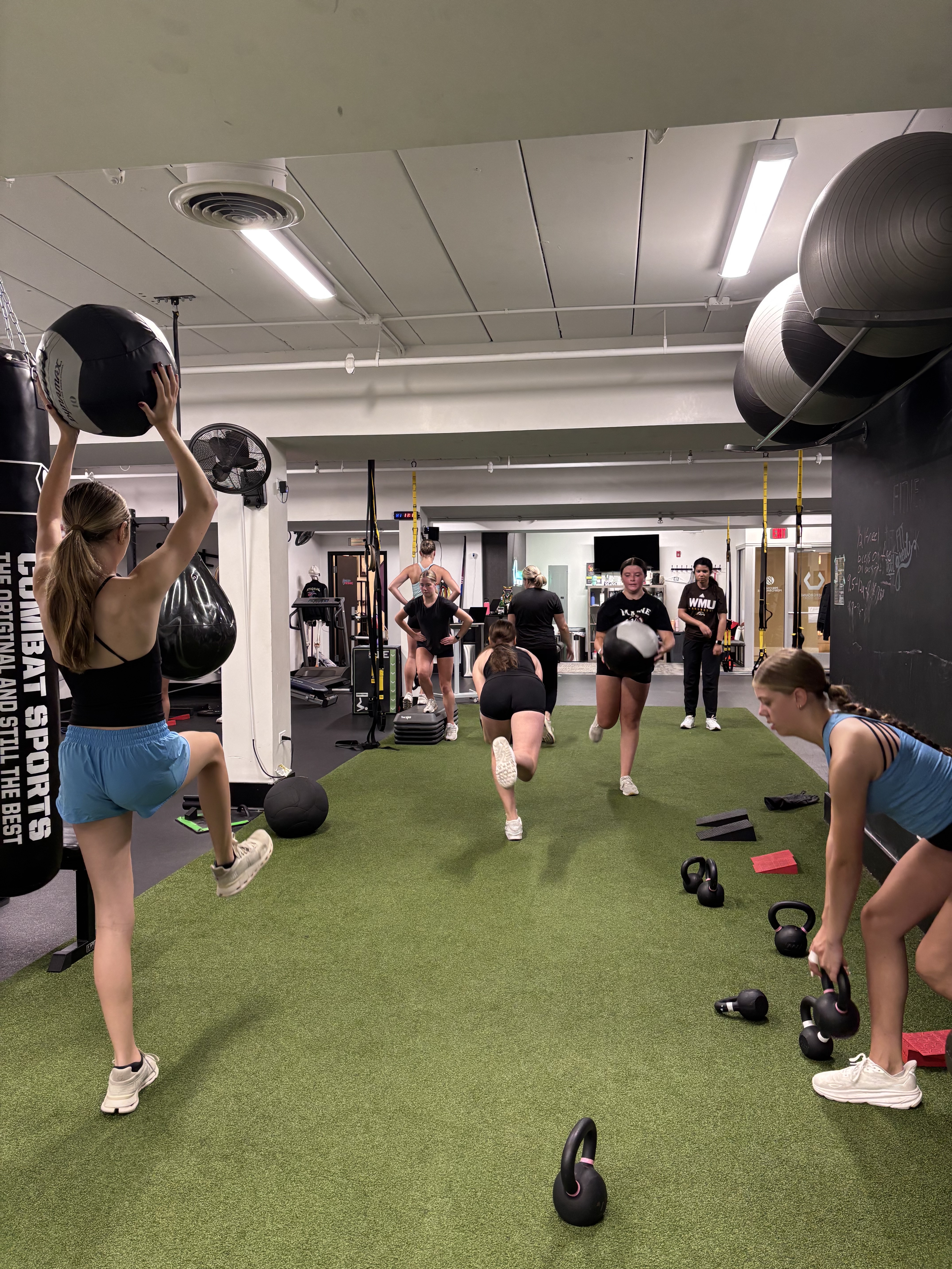 Champion Strong athletes training, photo 12